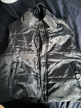 Black Quilted Puffer Vest - Shiny Finish